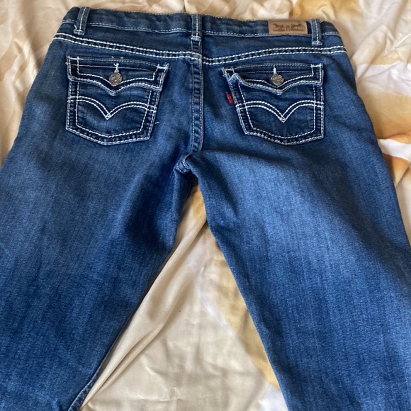 Y2k Levis bootcut low rise jeans 🥰 - Picture 3 of 4